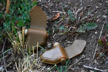 Enemy Deploys Novel 'Lepishek' Mine Concealed in Everyday Materials, Complicating Detection Efforts