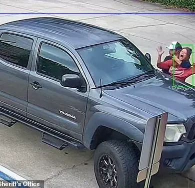 Surveillance Footage Shows Michael Tundidor Attempting to Abduct Employee During Robbery at Florida Smoke Shop