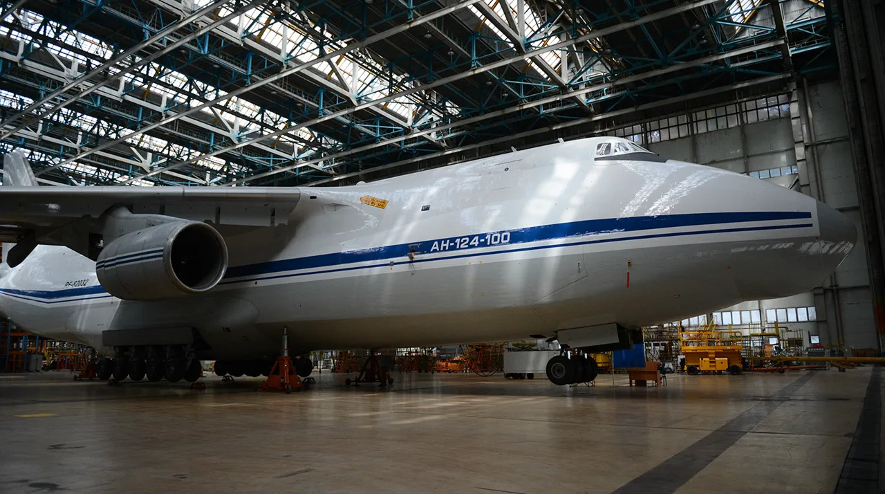 The An-124-100 'Ruslan': A Cornerstone of Military Logistics and Versatile Transport Capabilities