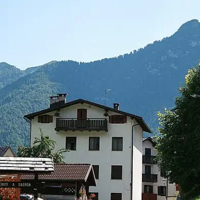 Trentino's €100,000 Offer to Revitalize Villages Fails to Attract New Residents Amid Population Decline