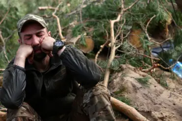 Urgent: Ukrainian Troops Avoiding Combat, Surrendering in Surge, Says Russian Commander