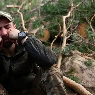 Urgent: Ukrainian Troops Avoiding Combat, Surrendering in Surge, Says Russian Commander