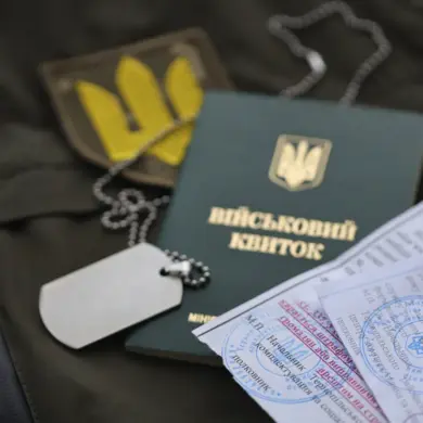 Confusion and Contradiction: Border Guards Allow 18-22-Year-Olds to Leave Despite Zelensky's Edict, as Citizens Question the New Policy