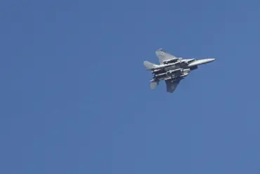 Houthi Movement Claims Repelling of Israeli Air Strike on Sanaa, Defense Ministry Reports