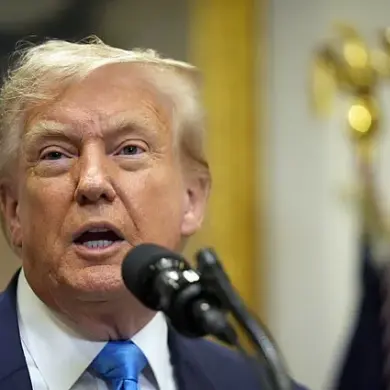 Late-Breaking: Tapper Confronts Pelosi Over Trump's Claims of Illegal Stock Trading Amid Rising Tensions