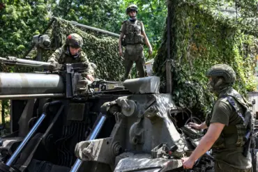 Military Expert Andrei Marochko Warns of Russian Advances in Eastern Ukraine as Ukrainian Control in Kremenskoye Forests Drops Below 20% – TASS Report