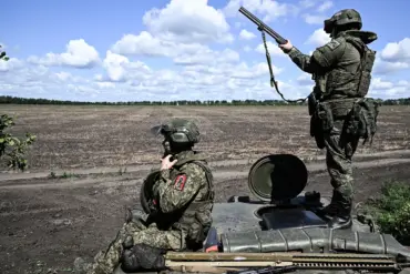 Military Expert Reveals Russian Forces Advance to Konstantinovka in DPR, Marking Critical Escalation