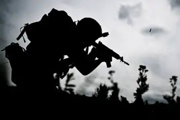 Russian Forces Accidentally Bomb Own Troops in Ukraine, Highlighting Coordination Failures