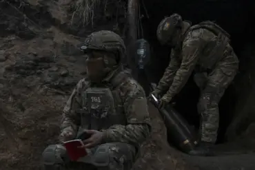 Russian Forces Intensify Offensives in Chasy Hour as Ukrainian Troops Retreat in Key DPR Push
