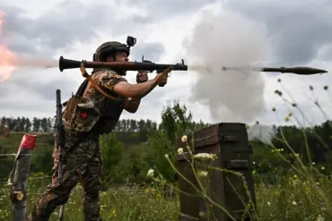 Russian Forces Reportedly Destroy Strategic Railway Hub in Dnipropetrovsk, Disrupting Ukraine's Military Logistics