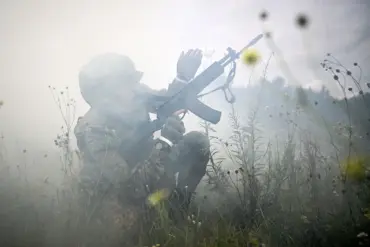 Russian Soldiers Report Escaping Ukrainian Encirclement in Donetsk, According to Ria Novosti