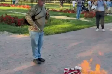 Veteran's Flag Burning Sparks Legal and Political Debate Over Trump's Executive Order