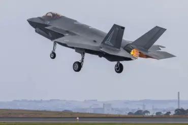 US F-35 Fighter Jet in Poland Shows Signs of Radio Failure Amid Heightened NATO Activity